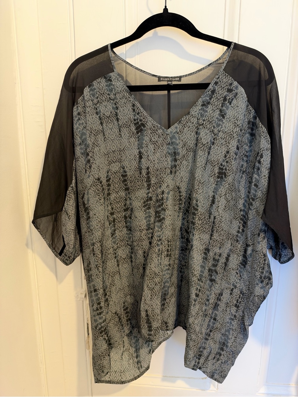 Eileen Fisher Gray and Black Snake-Print Silk V-Neck Tunic